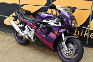 SUZUKI GSX-R 750 W
