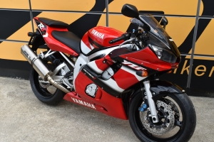 YAMAHA YZF-R6 **SPRZEDANY**